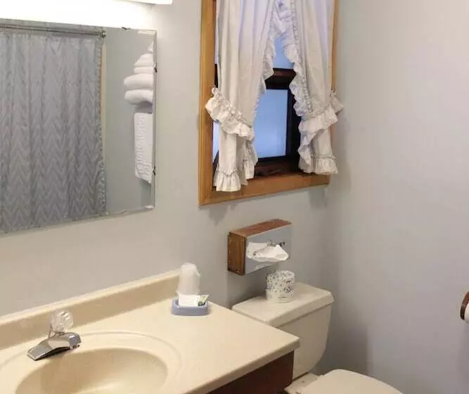 クイーンベッドのデラックスルーム, Nootka Lodge