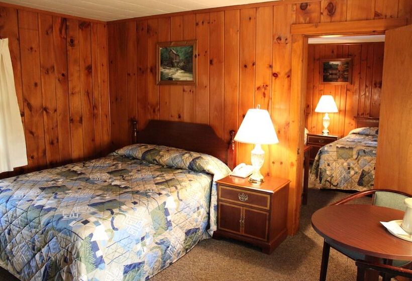 غرفة عائلية, Nootka Lodge