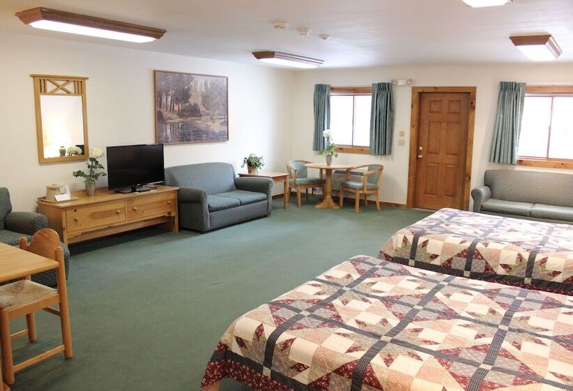 غرفة عائلية, Nootka Lodge