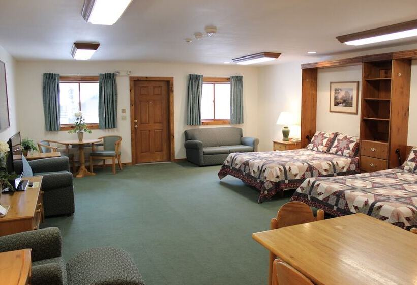 غرفة عائلية, Nootka Lodge