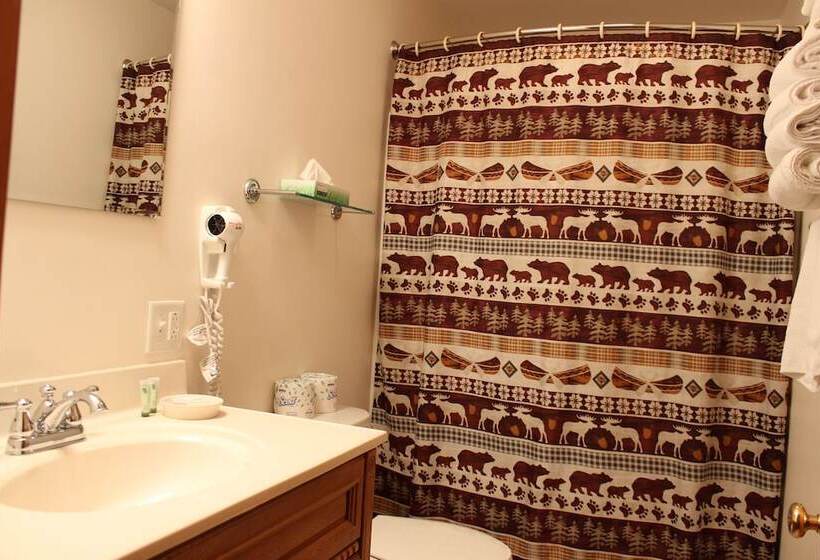 Семейный Номер, Nootka Lodge