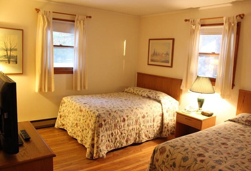 غرفة عائلية, Nootka Lodge