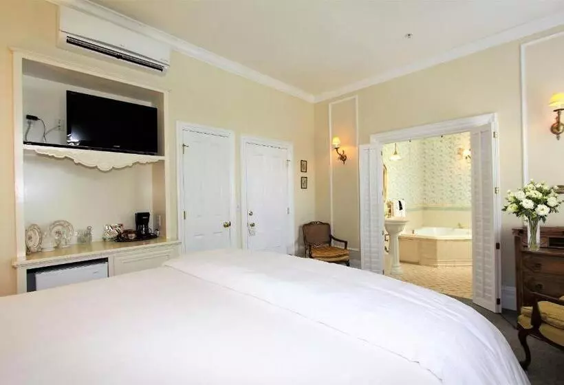 سوییت اجرایی, The Napa Inn