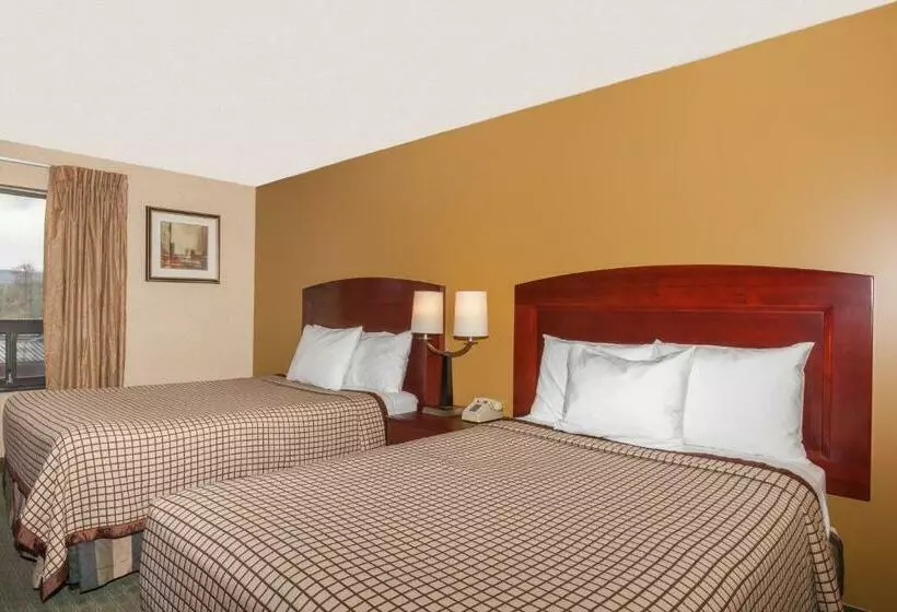 اتاق استاندارد با 2 تخت دوبل, Days Inn By Wyndham Utica