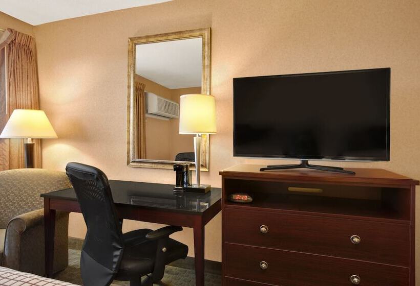 Номер Стандарт 2 Двуспальные Кровати, Days Inn By Wyndham Utica