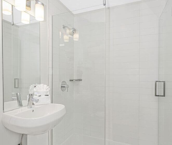 디럭스 룸, Ohio House Motel