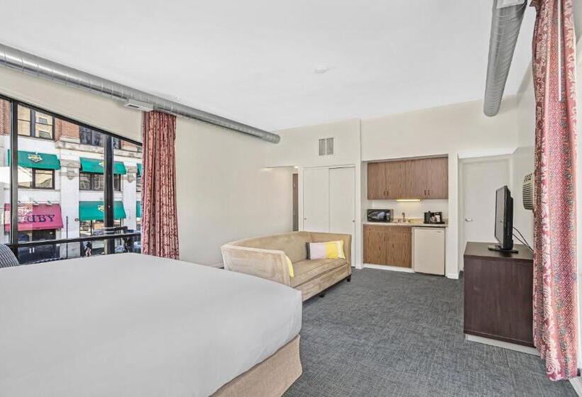 Люкс Кровать Кинг, Ohio House Motel