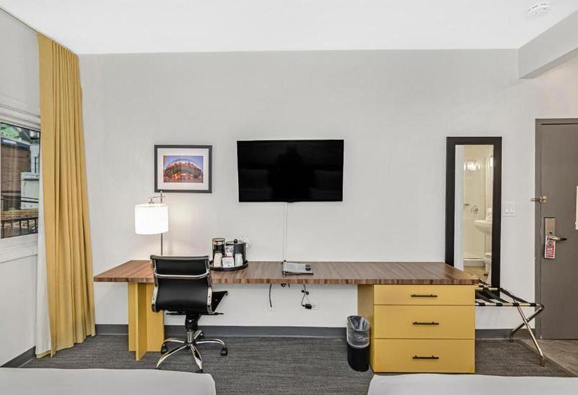 디럭스 룸, Ohio House Motel