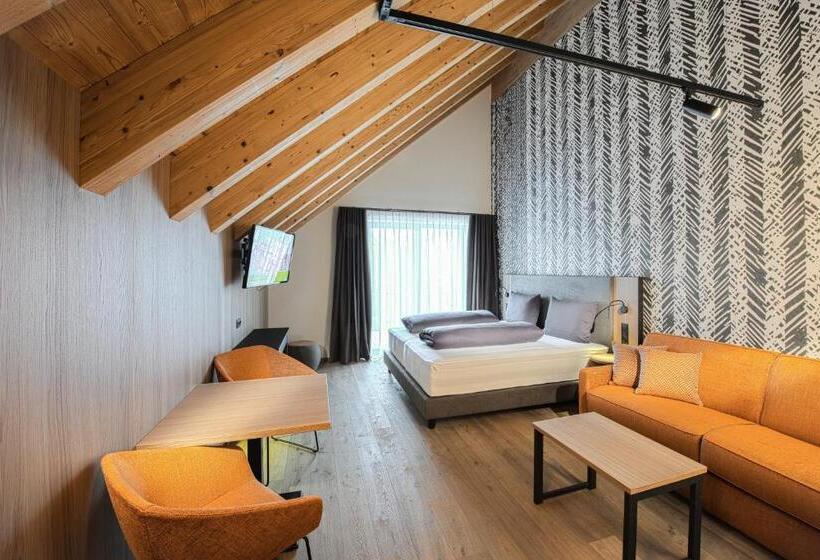 اتاق راحتی, Nagalu