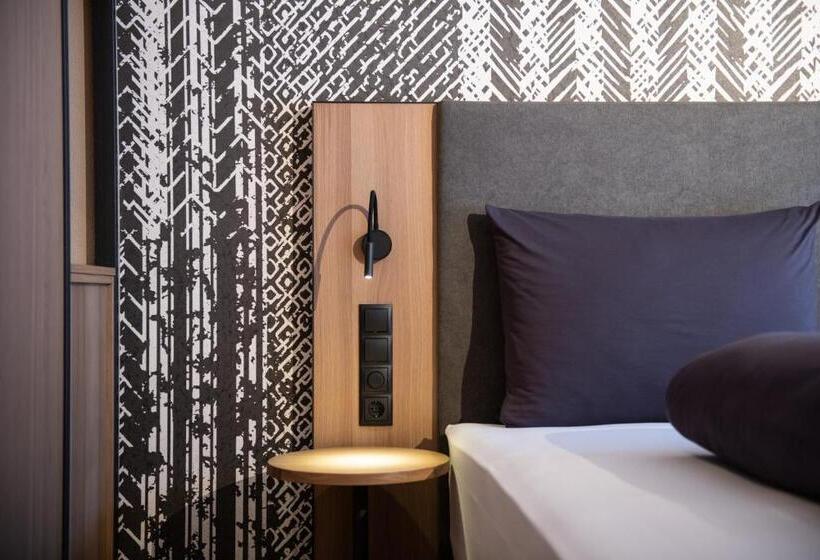 اتاق راحتی, Nagalu