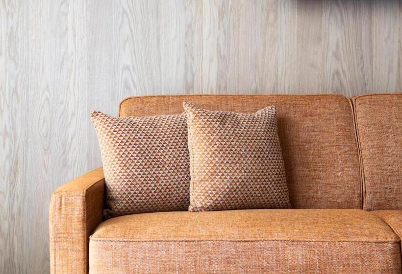 اتاق راحتی, Nagalu