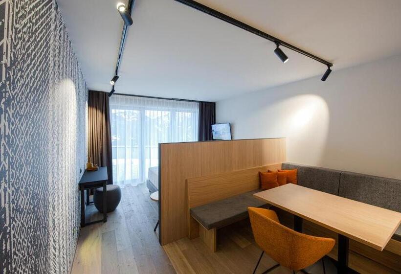 سوییت خانوادگی, Nagalu