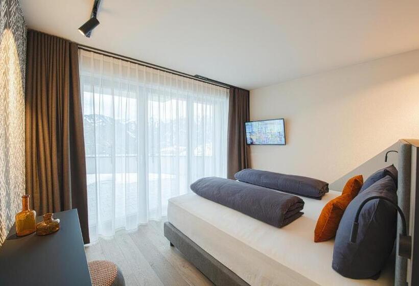 سوییت خانوادگی, Nagalu