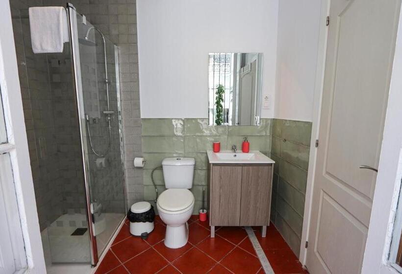 اتاق استاندارد با بالکن, Sweet Sevilla Hostel