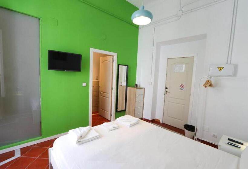 اتاق استاندارد با بالکن, Sweet Sevilla Hostel