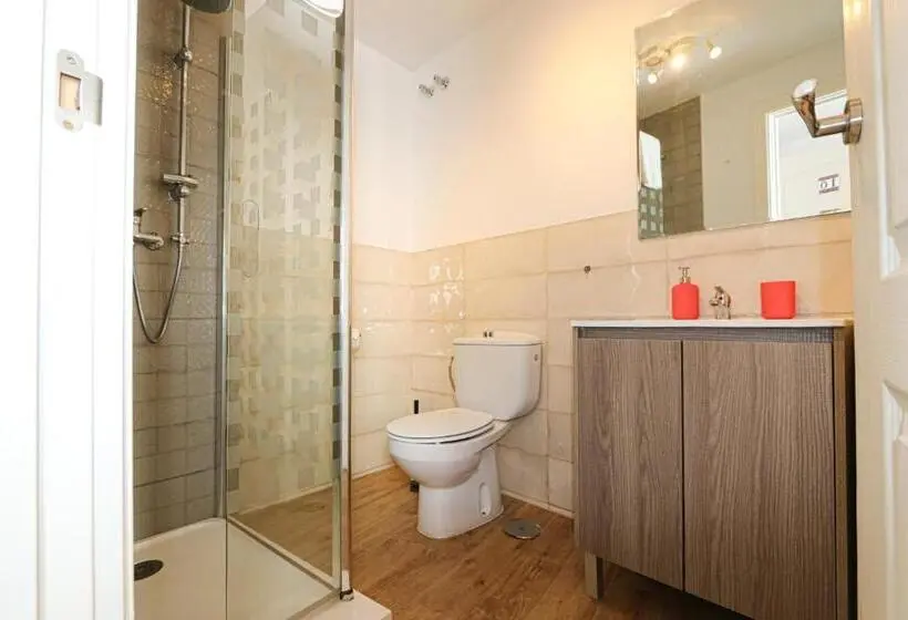 اتاق استاندارد با تراس, Sweet Sevilla Hostel