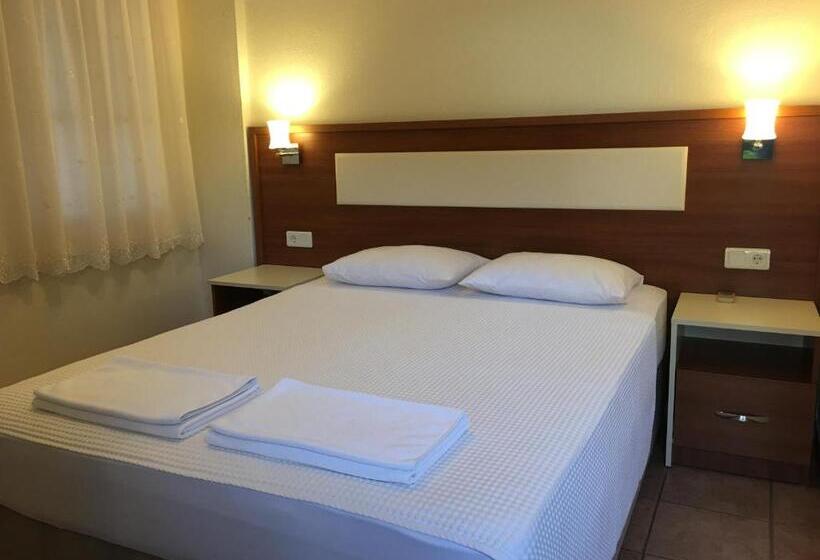 バルコニー付スタンダード４ベッドルーム, Görkem Apart Otel