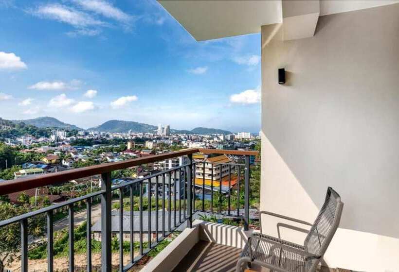 Havuz Manzaralı Süit, Skyview Resort Phuket Patong Beach