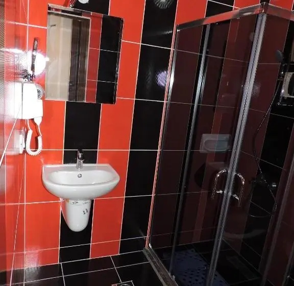 اتاق استاندارد سه نفره, Valentine Inn Luxury