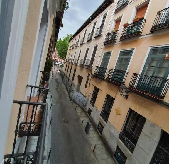 اتاق لوکس با بالکن, Ch Lemon Rooms  Madrid