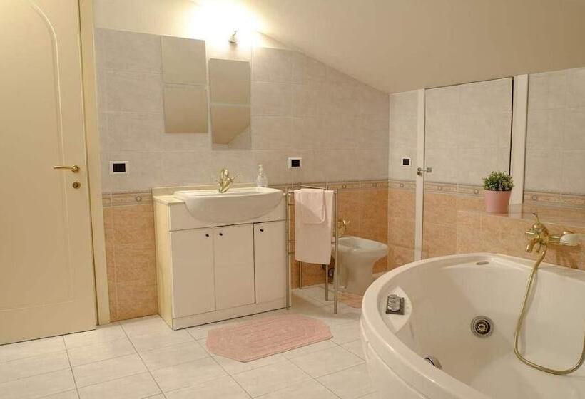 غرفة قياسية حمام مشترك, B&b Villa Lidia