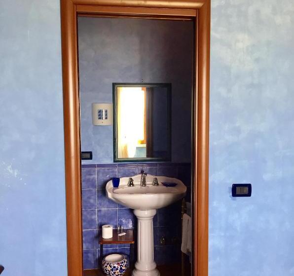 غرفة قياسية مطلّة علي البحيرة, Tenuta Due Laghi