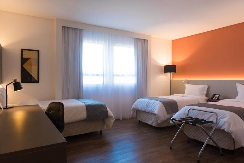 Quarto Estandar, Intercity Anhembi