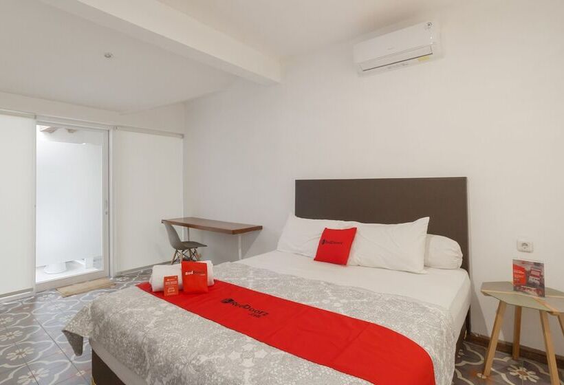 Номер Deluxe, Reddoorz Plus @ Demangan Gejayan