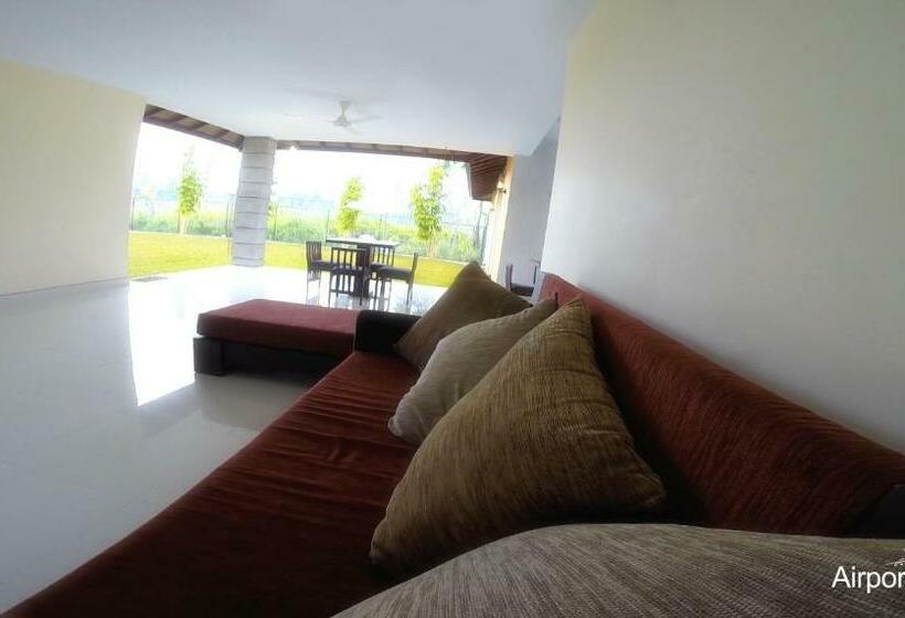 Вилла 2 Спальни, Airport Villa