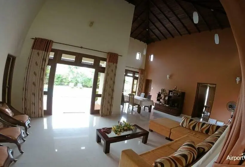 ツーベッドルーム　ヴィラ, Airport Villa