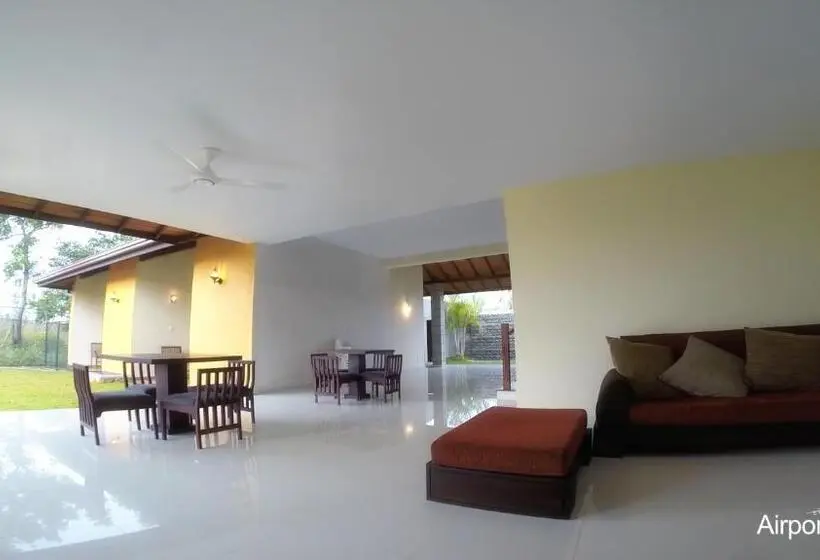ファミリールーム, Airport Villa