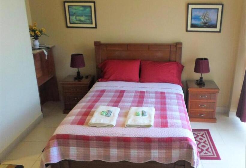 سوییت, Hostal Kurmi Coroico