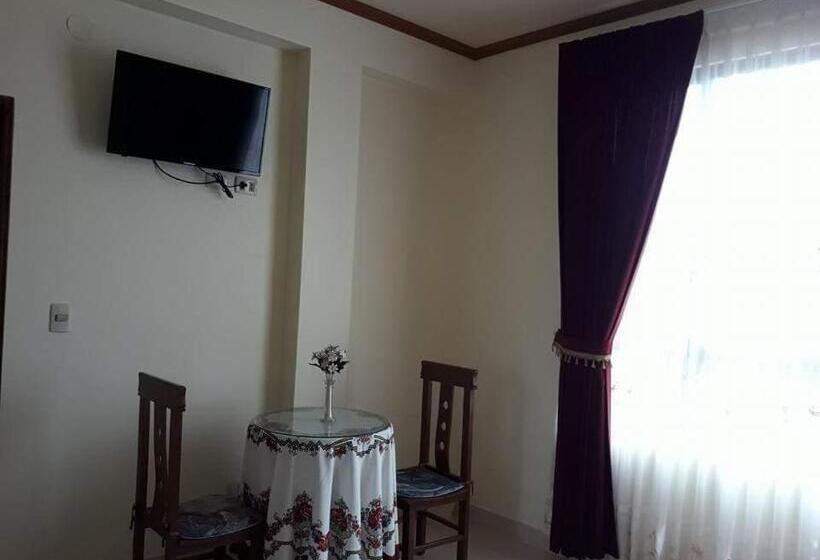 اتاق استاندارد با بالکن, Hostal Kurmi   Coroico