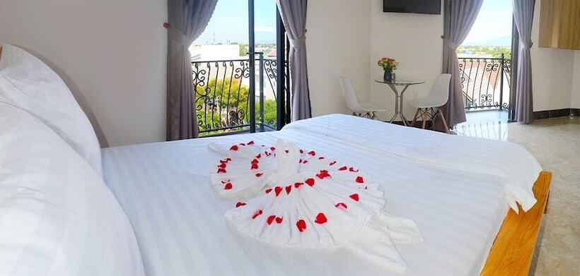 اتاق لوکس با بالکن, Aha Monaco Hotel Phan Thiet