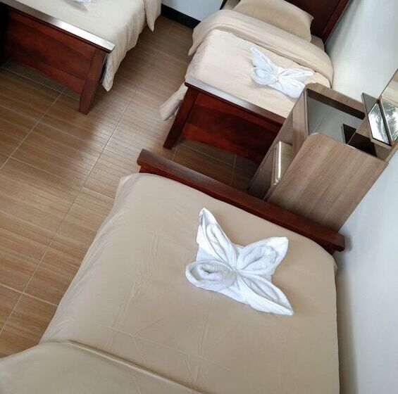 اتاق استاندارد, Tatay Seseng S Apartment