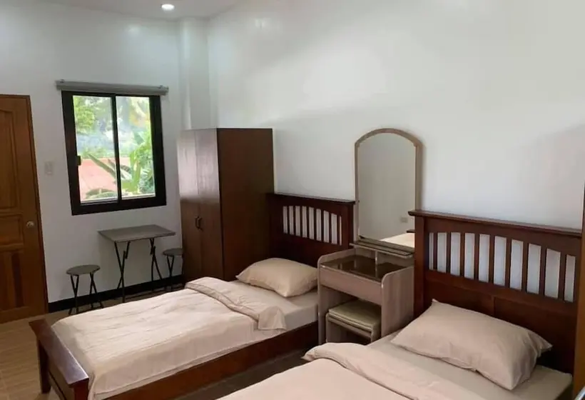 スタンダードルーム, Tatay Seseng S Apartment