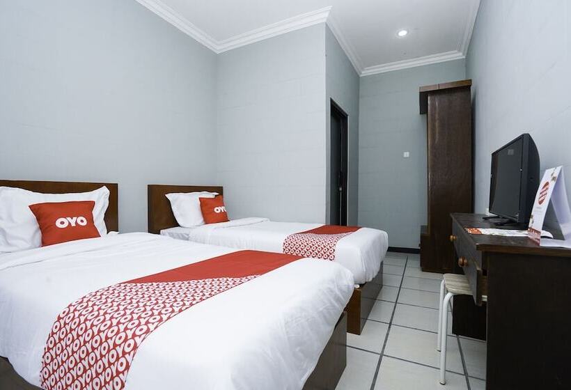 חדר סטנדרט, Reddoorz Plus Syariah At Lotus Hotel Bojonegoro