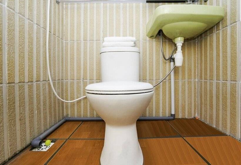 Standart Oda, Reddoorz Plus Syariah At Lotus Hotel Bojonegoro