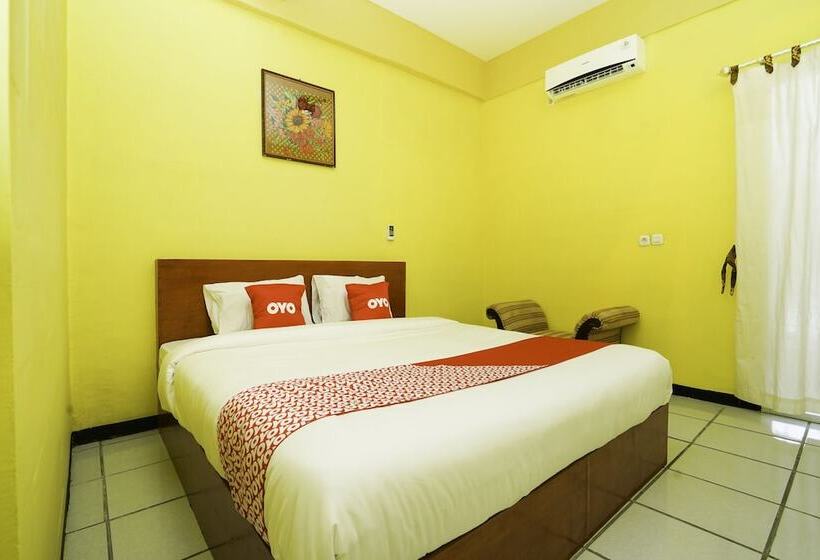 Delüks Oda, Reddoorz Plus Syariah At Lotus Hotel Bojonegoro