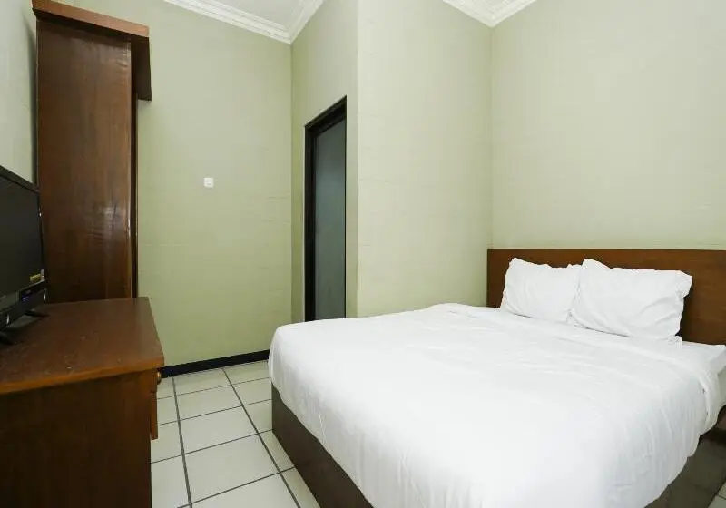 スタンダードルーム, Reddoorz Plus Syariah At Lotus Hotel Bojonegoro