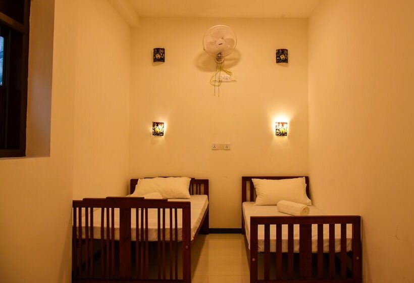 共用房间的床, Wagon Wheel Inn   Hostel