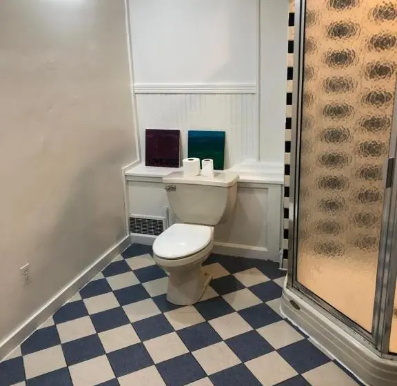 バス共有のスタンダードルーム, Art Gallery Hostel