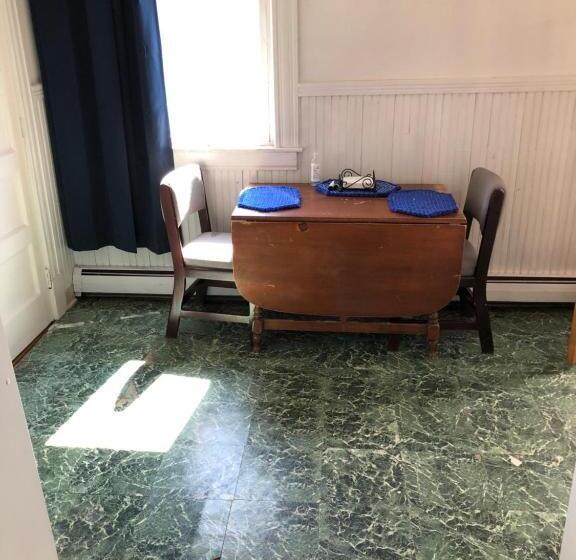 带共用浴室的标准房间, Art Gallery Hostel