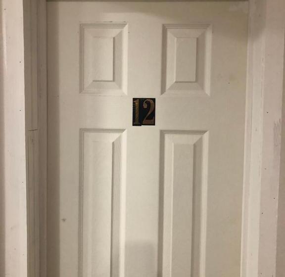 豪华三人间, Art Gallery Hostel