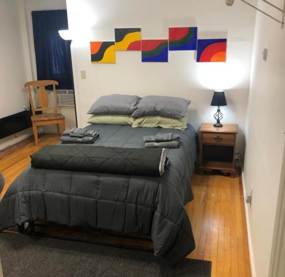 豪华三人间, Art Gallery Hostel