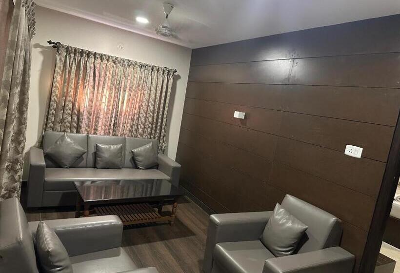 디럭스 스위트 킹 침대, Aiba Regency