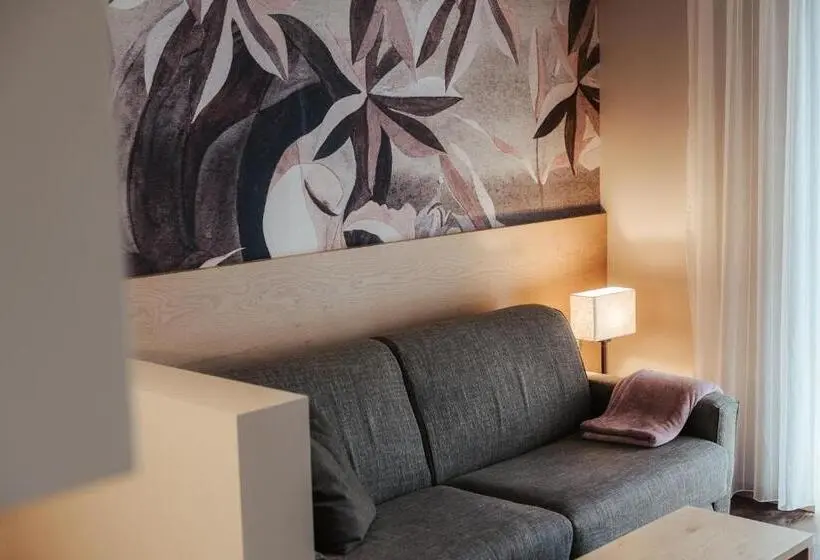 سوییت لوکس, Panoramahotel Am Sonnenhang