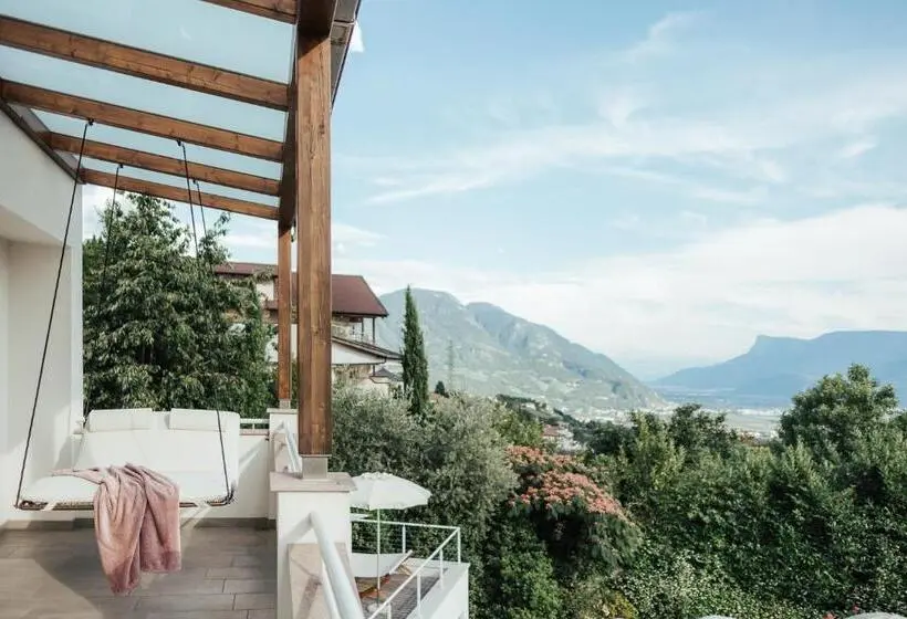 سوییت لوکس, Panoramahotel Am Sonnenhang