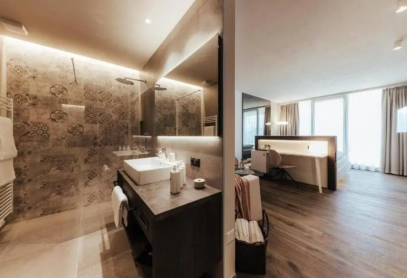 سوییت جونیور لوکس, Panoramahotel Am Sonnenhang