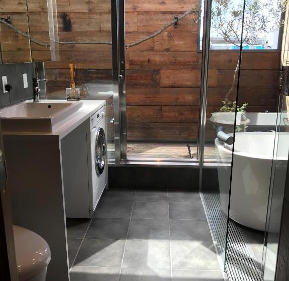 جناح, Guest House Maison De Stuffmarket